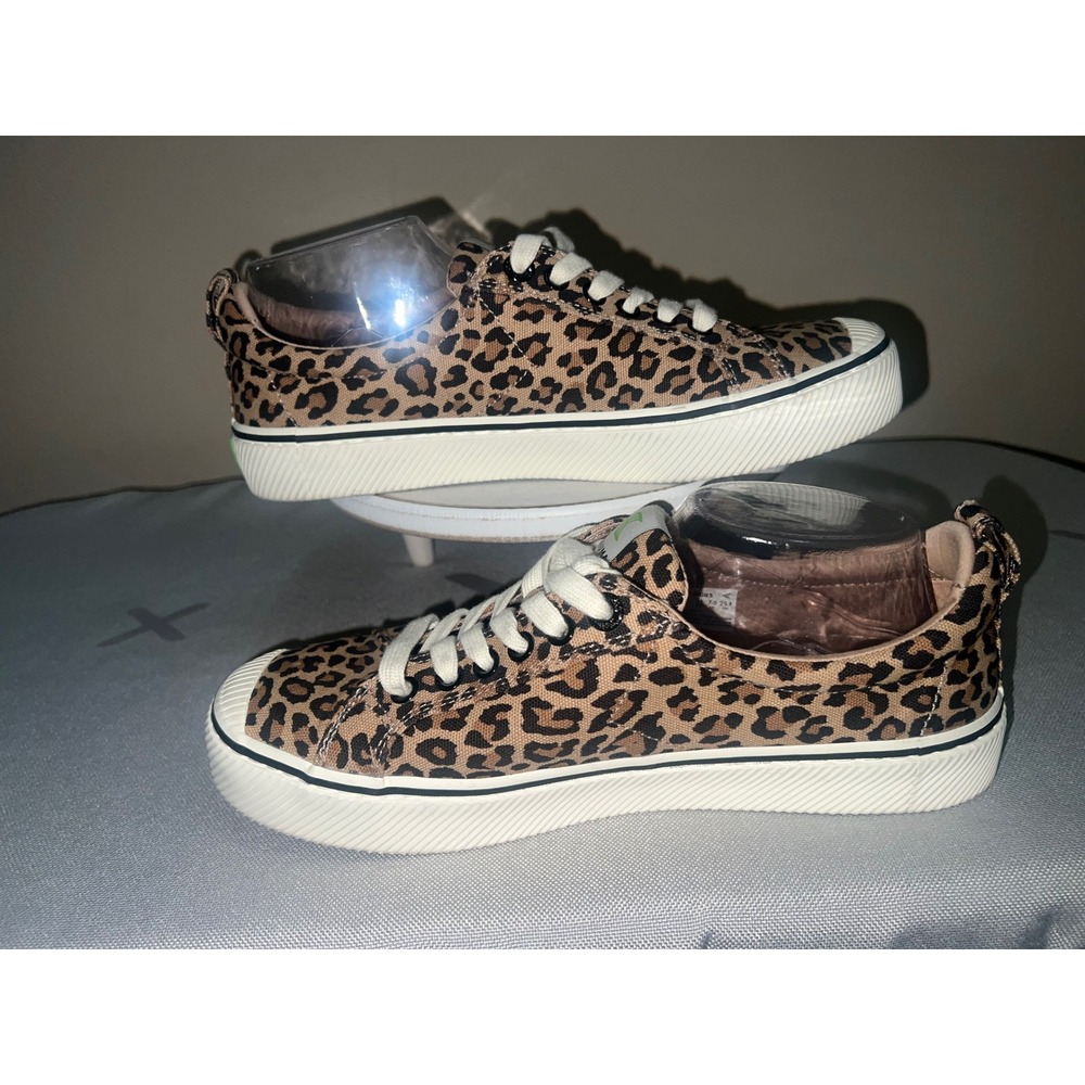 Cariuma OCA Low Leopard Print Canvas Sneakers Womens 10 Brown